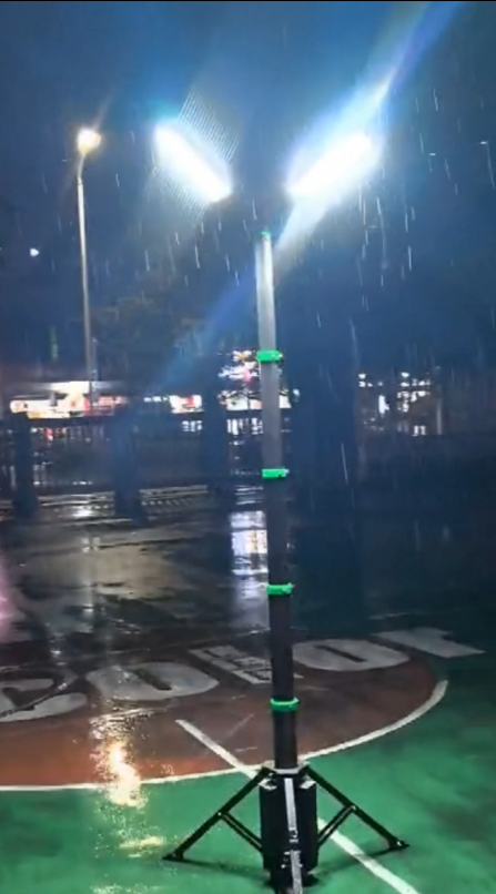 Built in Battery Portable Telescopic LED Light Tower with Tripod Outdoor Event Lighting 4